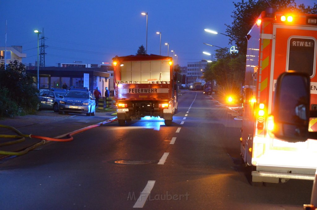 Grossfeuer Poco Lager Koeln Porz Gremberghoven Hansestr P296.JPG - Miklos Laubert